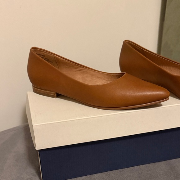 Caslon Women's Brown Flats - Picture 4 of 7